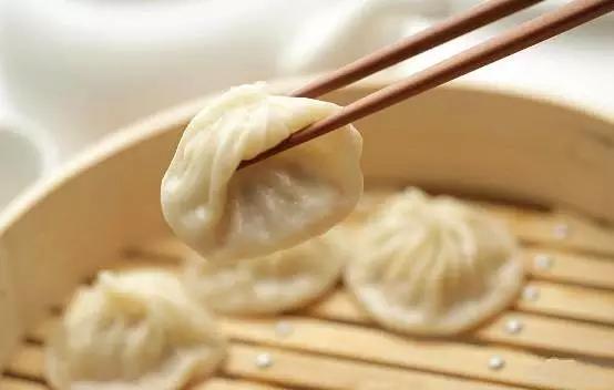 上海有哪些著(zhù)名的小吃？有什么推薦嗎？