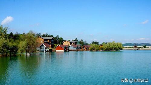 在你心里中國國內4大旅游景點(diǎn)是哪幾個(gè)地方，你會(huì )如何排名？
